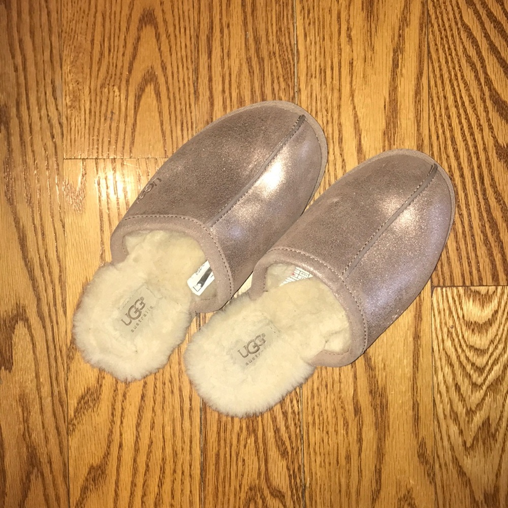 UGG women’s slippers